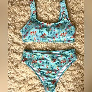 Two-piece swimsuit. Size small.